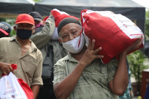 Distribusi Bansos Tetap Berjalan, Tak Berimbas Kebijakan Efisensi Anggaran