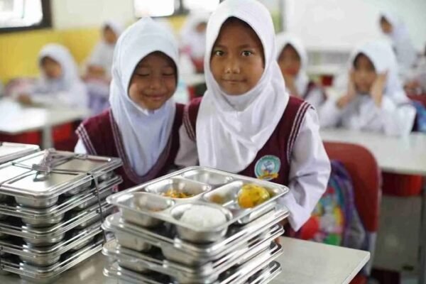 Pemerintah Pastikan MBG Jalan Hingga ke Pelosok Negeri